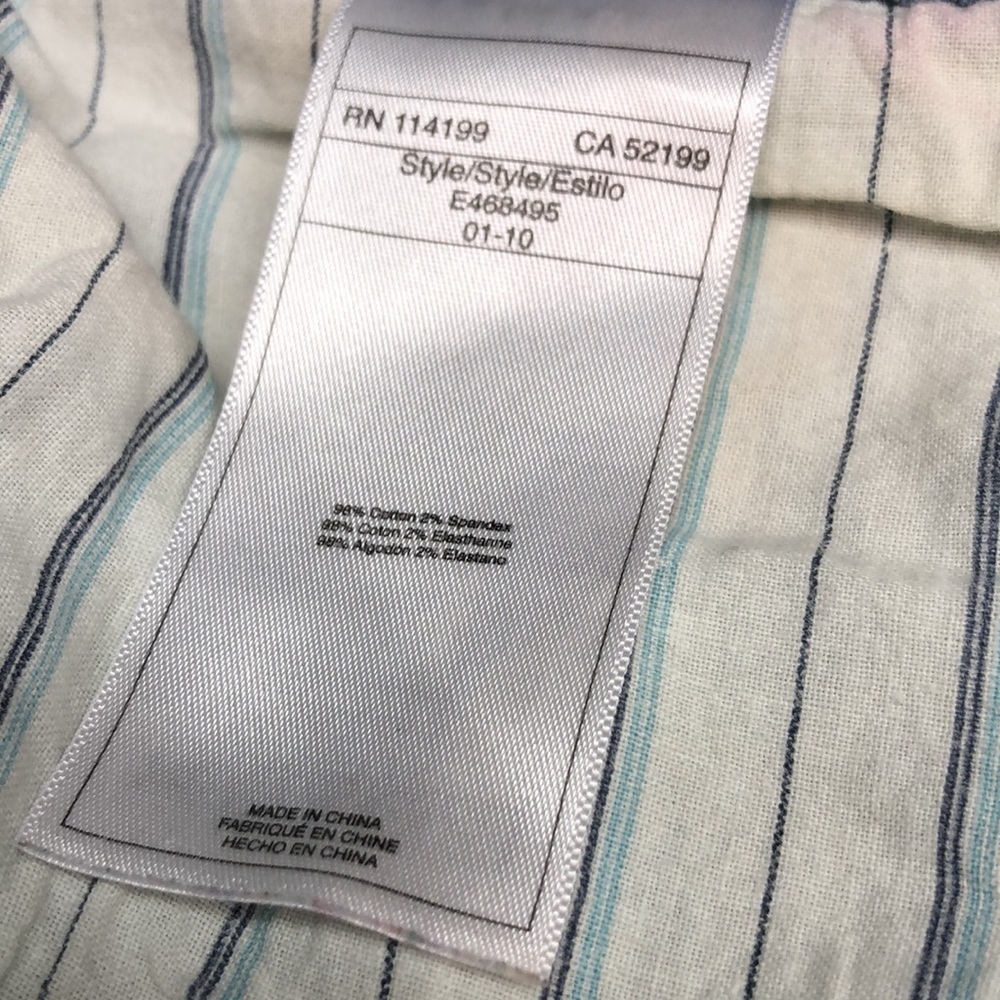 ROXY FACTORY DISTRESS JEAN SHORTS  9/30 ⭐️ - Picture 11 of 14